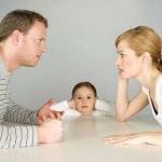 Divorcing-Parties-with-Son-at-Table